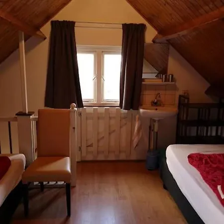 De Stormmeeuw * إغموند آن زي